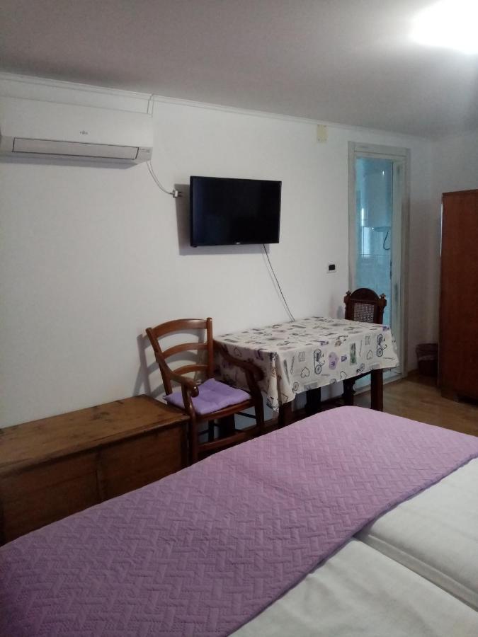 Rooms Serafin-Lavanda Motovun Bagian luar foto